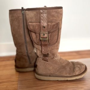 Great Condition Uggs w/ Cargo Pocket detail
